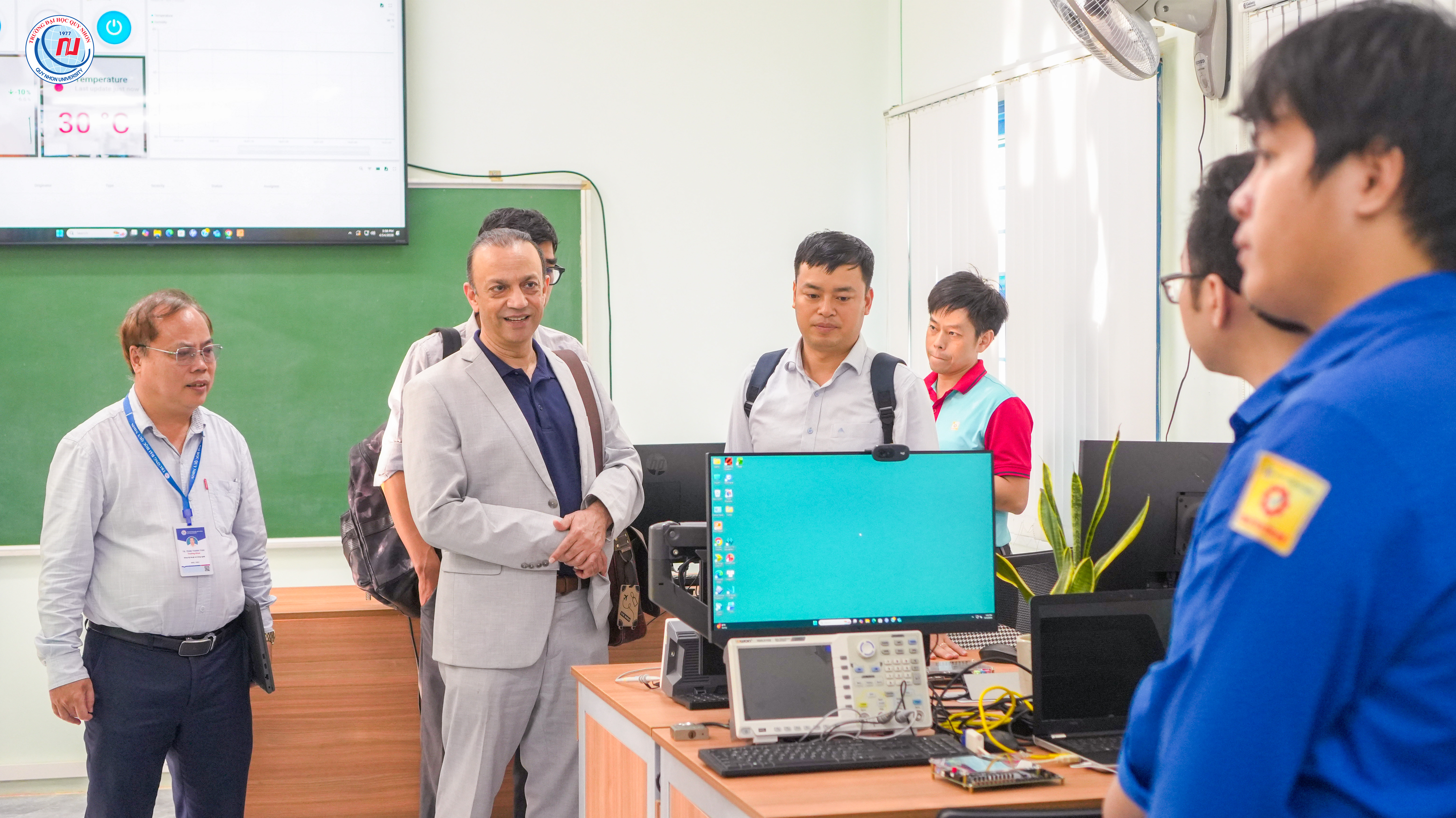 QNU thúc đẩy hợp tác đào tạo và nghiên cứu trong lĩnh vực bán dẫn